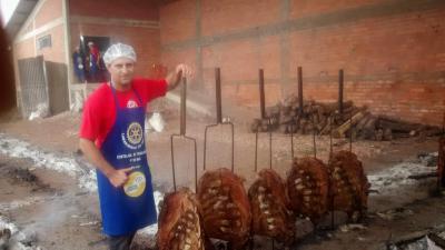 Aproximadamente 900 convites comercializados na Costelada do Trabalhador do Rotary Clube de LS